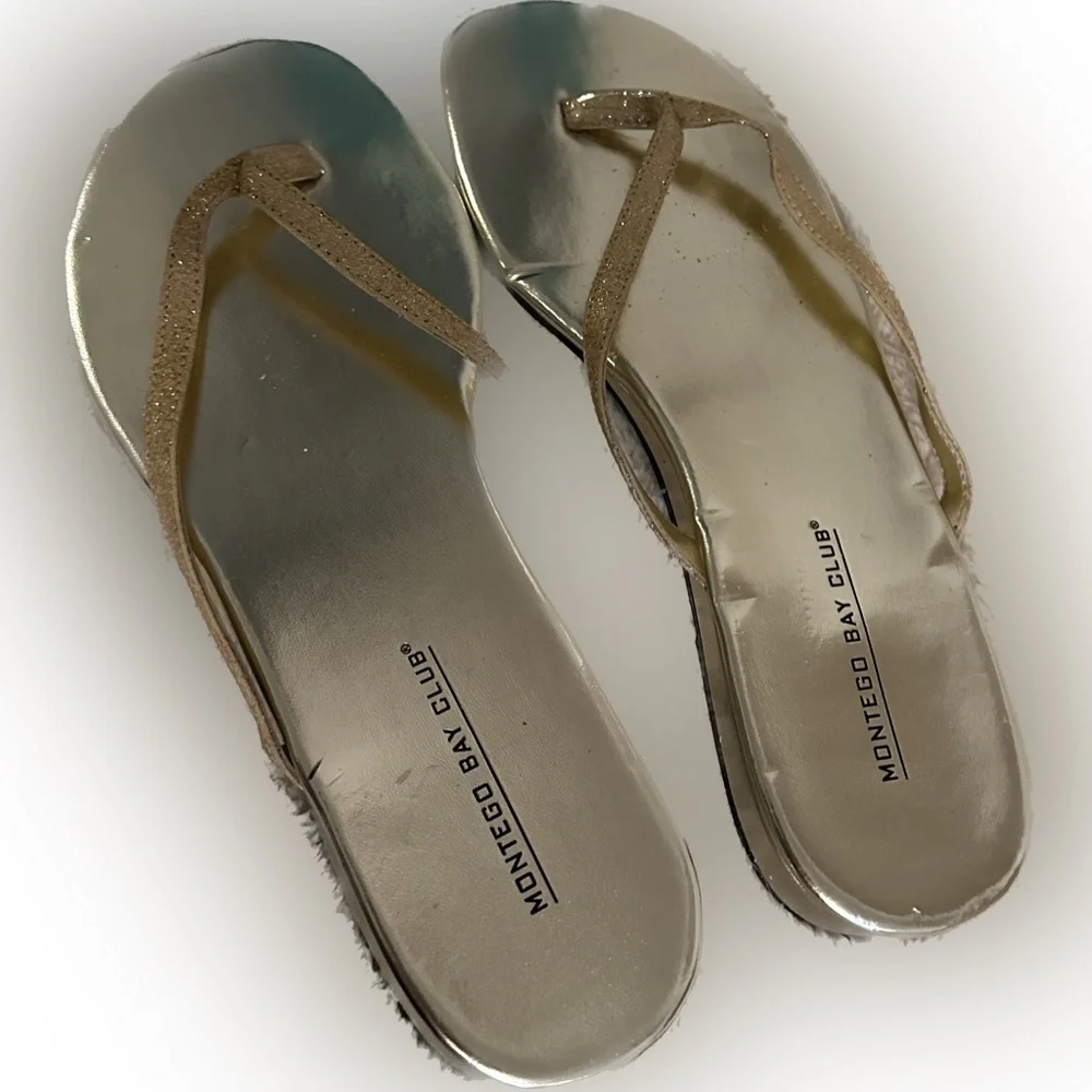 VTG MONTEGO BAY CLUB SANDALS TONG FLIP FLOPS GOLD SZ 8 GLITZY BEACH POOL SUMMER